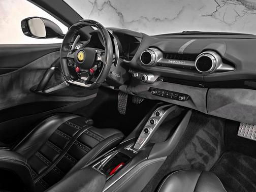 2019 Ferrari 812 Superfast Base