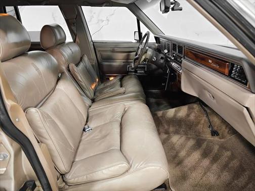 1989 Lincoln Town Car Signature