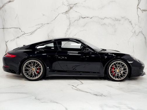 2017 Porsche 911 Carrera 4S