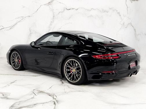 2017 Porsche 911 Carrera 4S