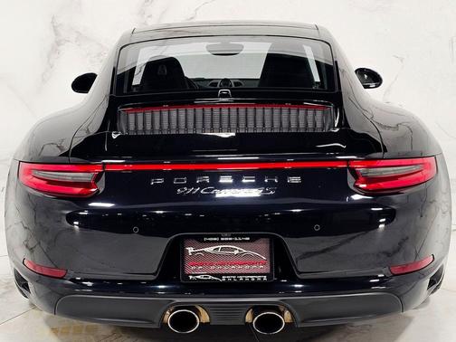 2017 Porsche 911 Carrera 4S