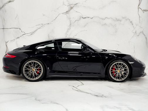 2017 Porsche 911 Carrera 4S