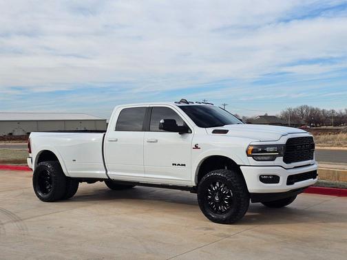 2022 RAM 3500 Limited Crew Cab 4x4 8' Box