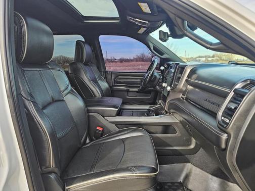 2022 RAM 3500 Limited Crew Cab 4x4 8' Box