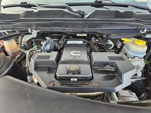 2022 RAM 3500 Limited Crew Cab 4x4 8' Box