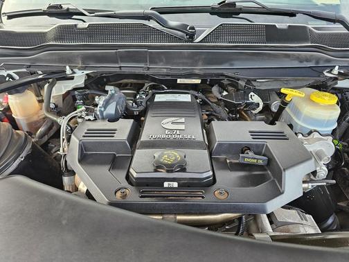 2022 RAM 3500 Limited Crew Cab 4x4 8' Box