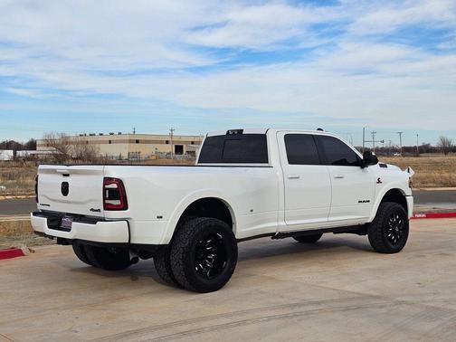 2022 RAM 3500 Limited Crew Cab 4x4 8' Box