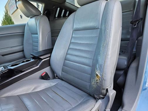 2005 Ford Mustang GT Premium