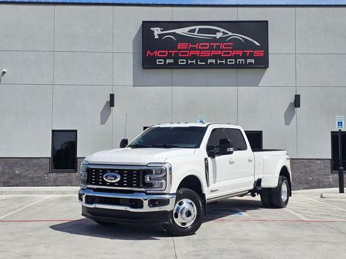 Star White Metallic Tri-Coat 2024 Ford F-350 Lariat