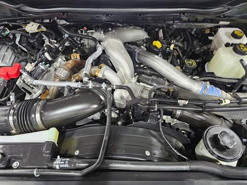 Star White Metallic Tri-Coat 2024 Ford F-350 Lariat