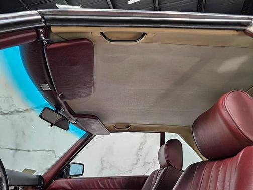 1986 Mercedes-Benz S-Class 560 SL