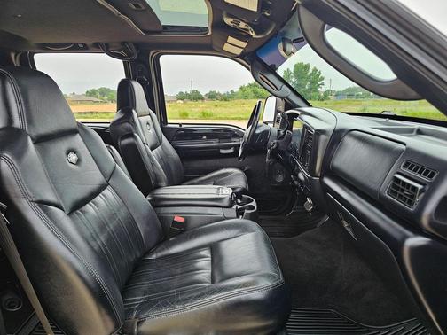 Black Clearcoat 2004 Ford F-250 Harley-Davidson