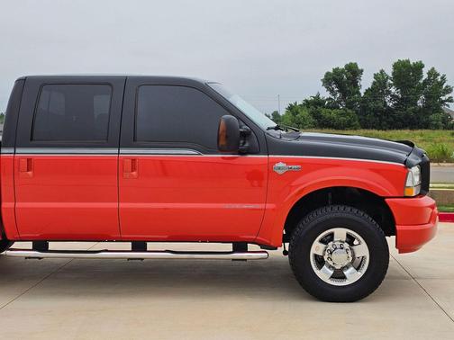 Black Clearcoat 2004 Ford F-250 Harley-Davidson