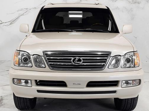 2004 Lexus LX 470 Base
