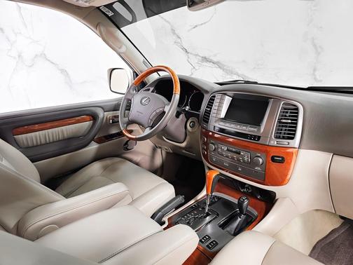 2004 Lexus LX 470 Base