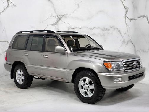 Silver 2003 Toyota Land Cruiser Base