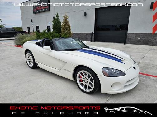 White 2005 Dodge Viper SRT10