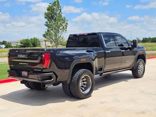Onyx Black 2024 GMC Sierra 3500 Denali