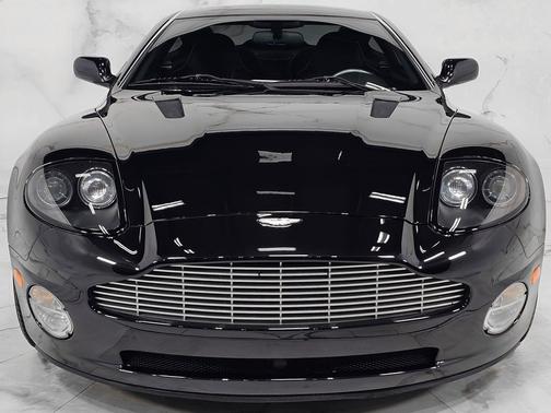 Black 2004 Aston Martin V12 Vanquish Base