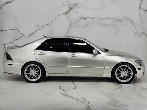 2002 Lexus IS 300 Base