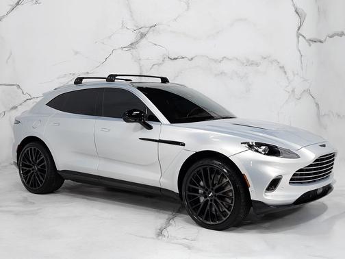 2021 Aston Martin DBX Base