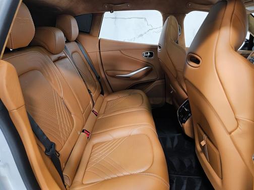 2021 Aston Martin DBX Base