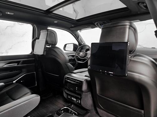 2024 Jeep Wagoneer Series II Carbide