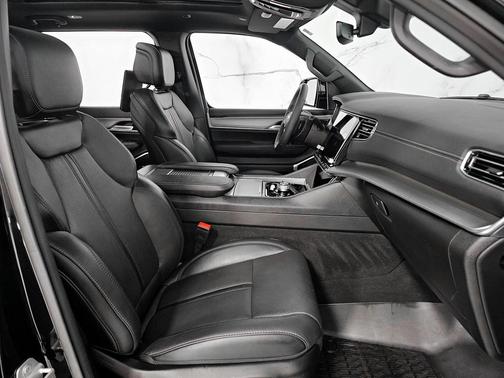 2024 Jeep Wagoneer Series II Carbide