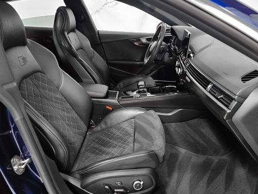 Navarra Blue Metallic 2023 Audi S5 Premium Plus TFSI quattro Tiptronic