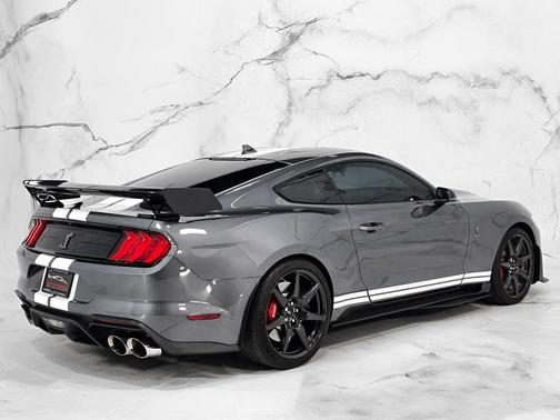 2022 Ford Shelby GT500 Base