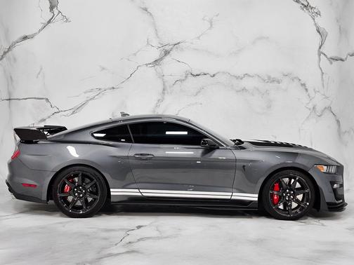 2022 Ford Shelby GT500 Base