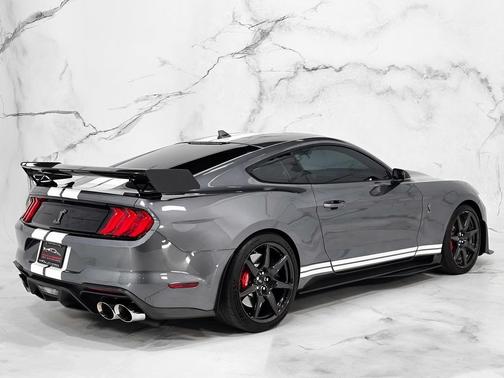 2022 Ford Shelby GT500 Base
