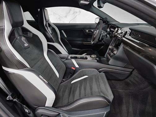 2022 Ford Shelby GT500 Base