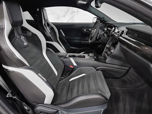 2022 Ford Shelby GT500 Base