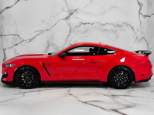 2019 Ford Shelby GT350 Base