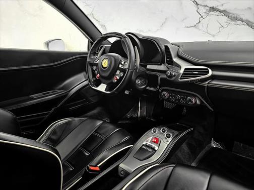 2015 Ferrari 458 Italia Base