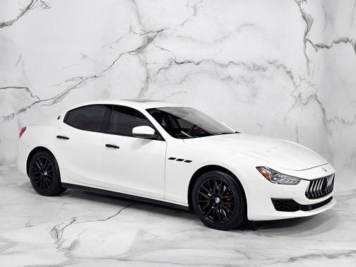 2018 Maserati Ghibli Base