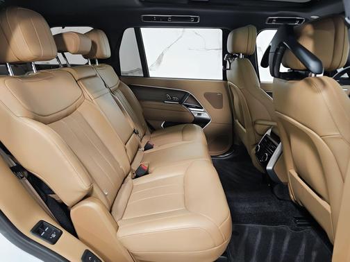 White 2024 Land Rover Range Rover P530 SE