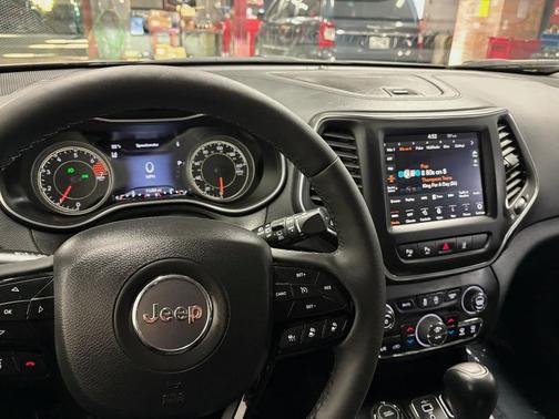 2023 Jeep Cherokee Altitude