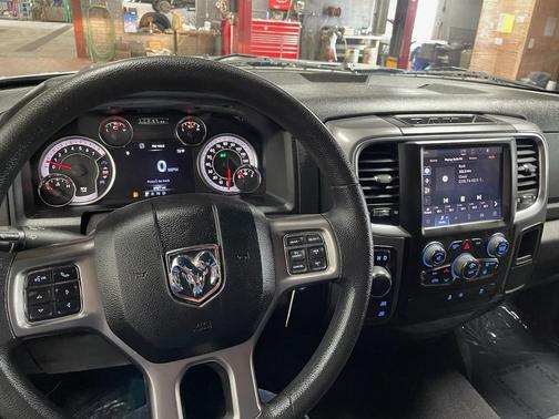2022 RAM 1500 Classic Warlock Quad Cab 4x4 6'4' Box