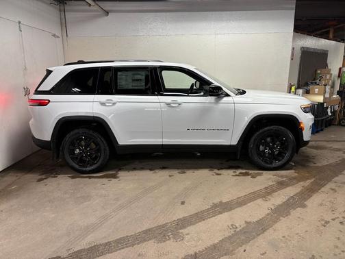 2025 Jeep Grand Cherokee Altitude