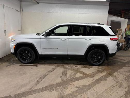 2025 Jeep Grand Cherokee Altitude