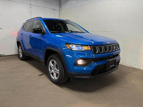 Laser Blue Pearlcoat 2023 Jeep Compass Latitude