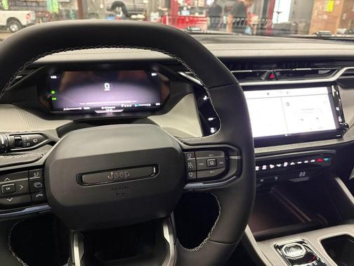 Hydro Blue Pearlcoat 2026 Jeep Cherokee Laredo 4x4