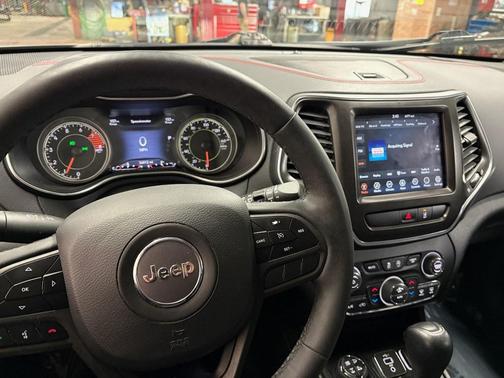 Sting-Gray Clearcoat 2022 Jeep Cherokee Trailhawk