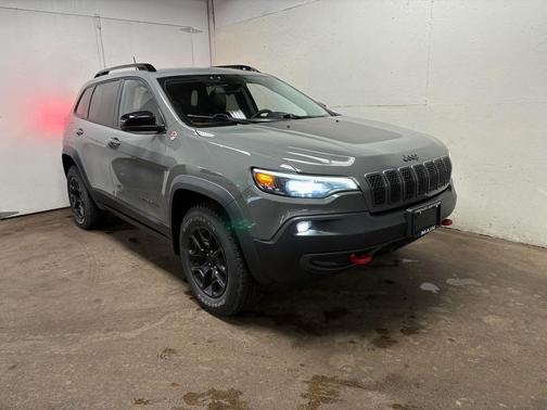 Sting-Gray Clearcoat 2022 Jeep Cherokee Trailhawk