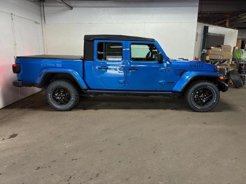 Hydro Blue Pearlcoat 2024 Jeep Gladiator Willys