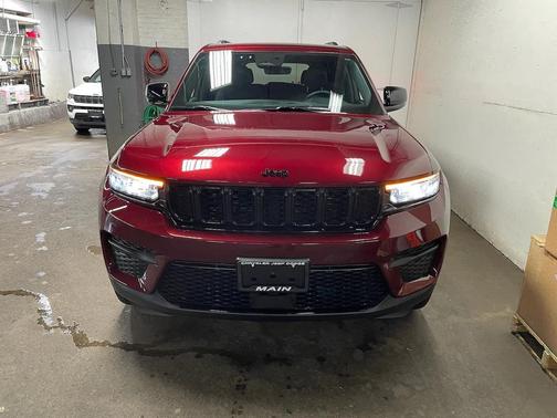 2025 Jeep Grand Cherokee Altitude