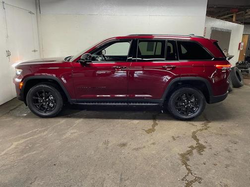 2025 Jeep Grand Cherokee Altitude