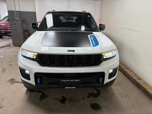 2023 Jeep Grand Cherokee 4xe Trailhawk